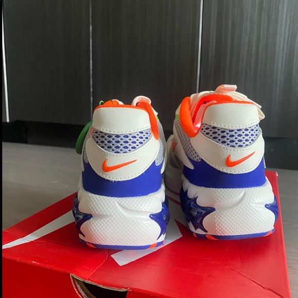 NWT & Box Nike Zoom Air Fire Women's Shoe (7.5) - Picture 4 of 6